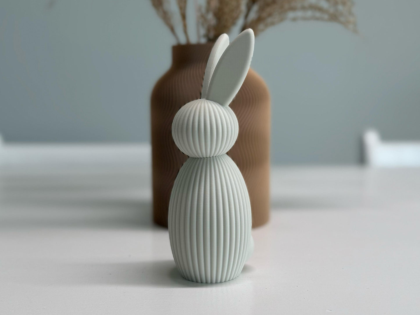 Minimalistischer Osterhase